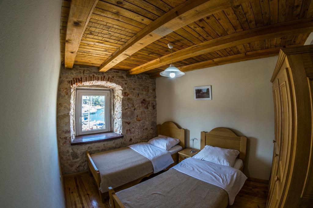Ducina Apartments Milna  Esterno foto