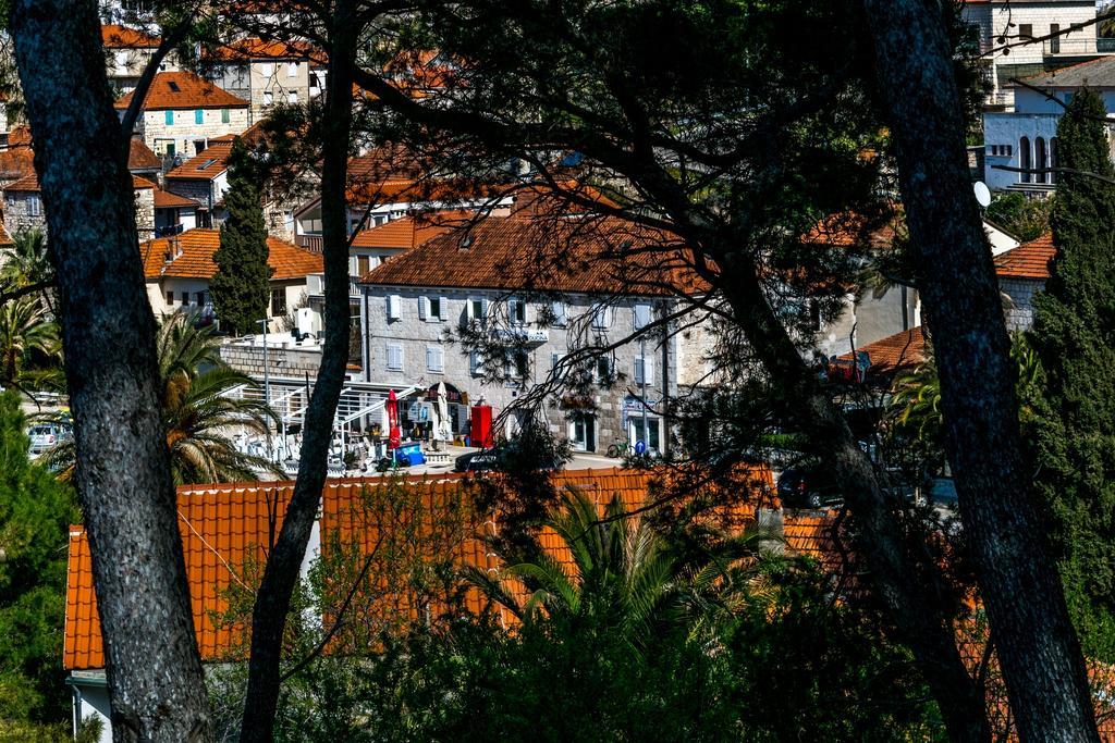Ducina Apartments Milna  Esterno foto