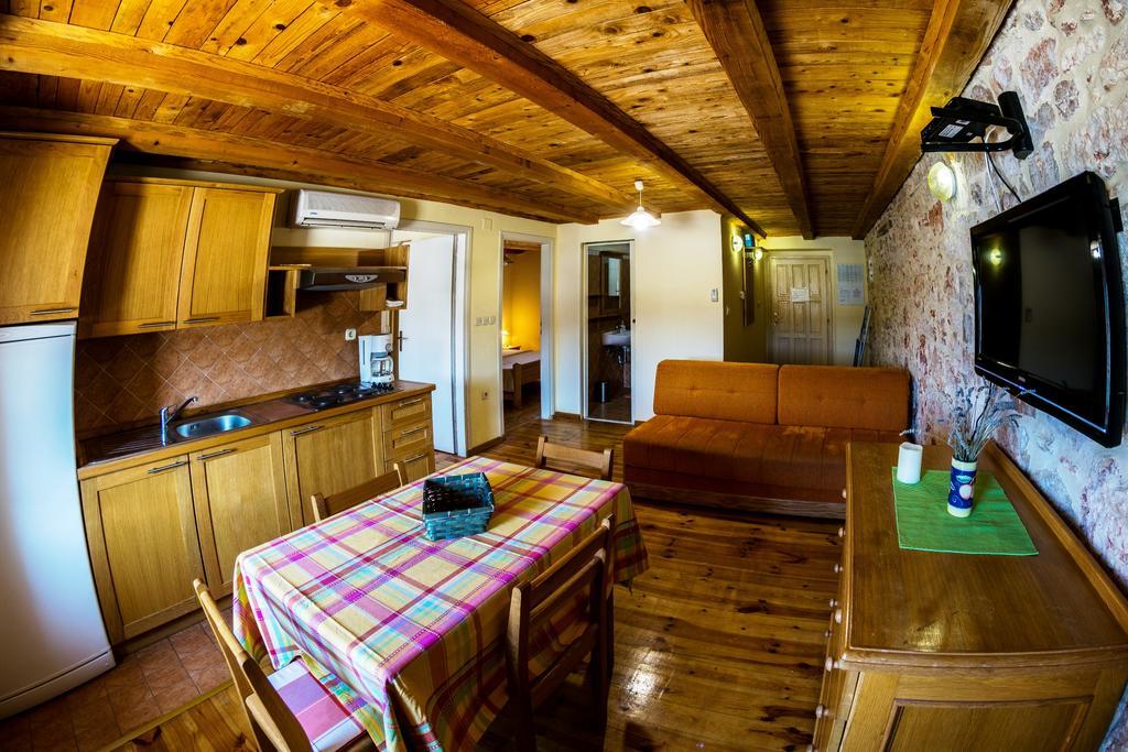 Ducina Apartments Milna  Esterno foto